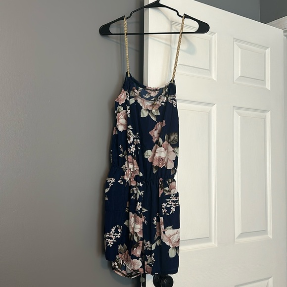 Romper - Picture 1 of 4